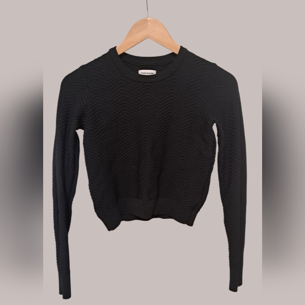 Frank & Oak Black Crew Neck Cropped Sweater